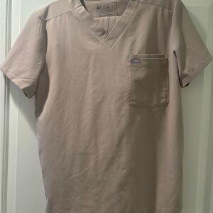 Figs Men's Beige V-Neck Short Sleeve Tee